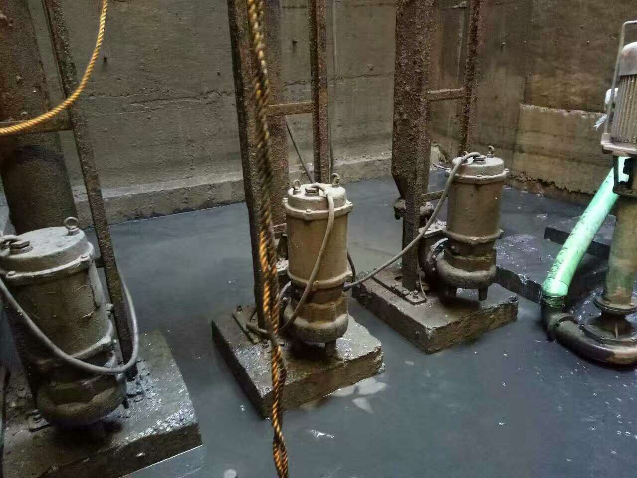 红塔污水池清理